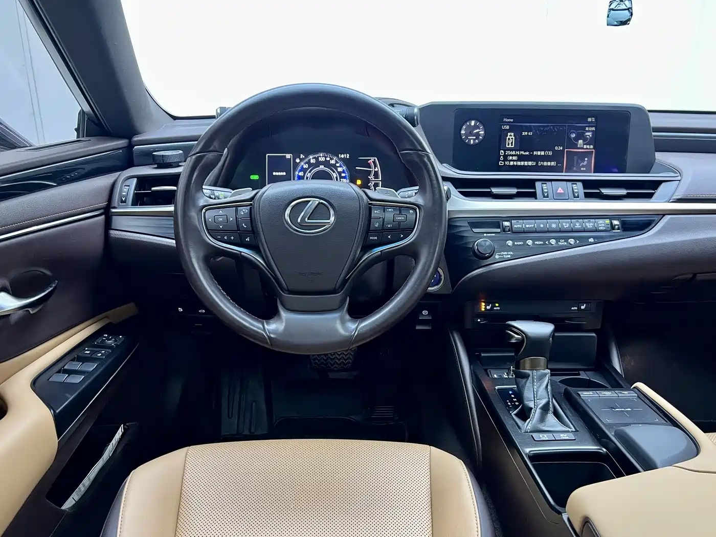 Lexus ES 2018 300h Excellence Edition China V фото 16