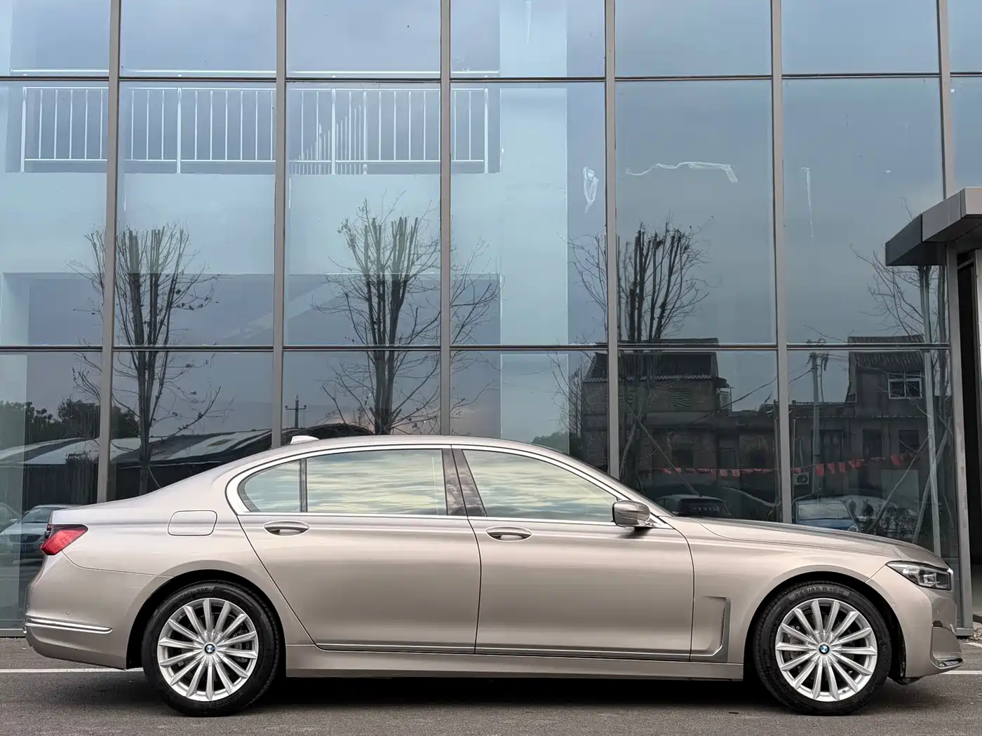 BMW 7 Series 2019 730Li Luxury Package фото 3