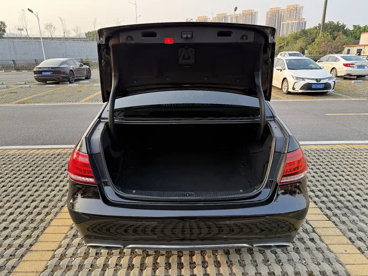 Mercedes-Benz E-Class 2015 Facelift E 260 L фото 26