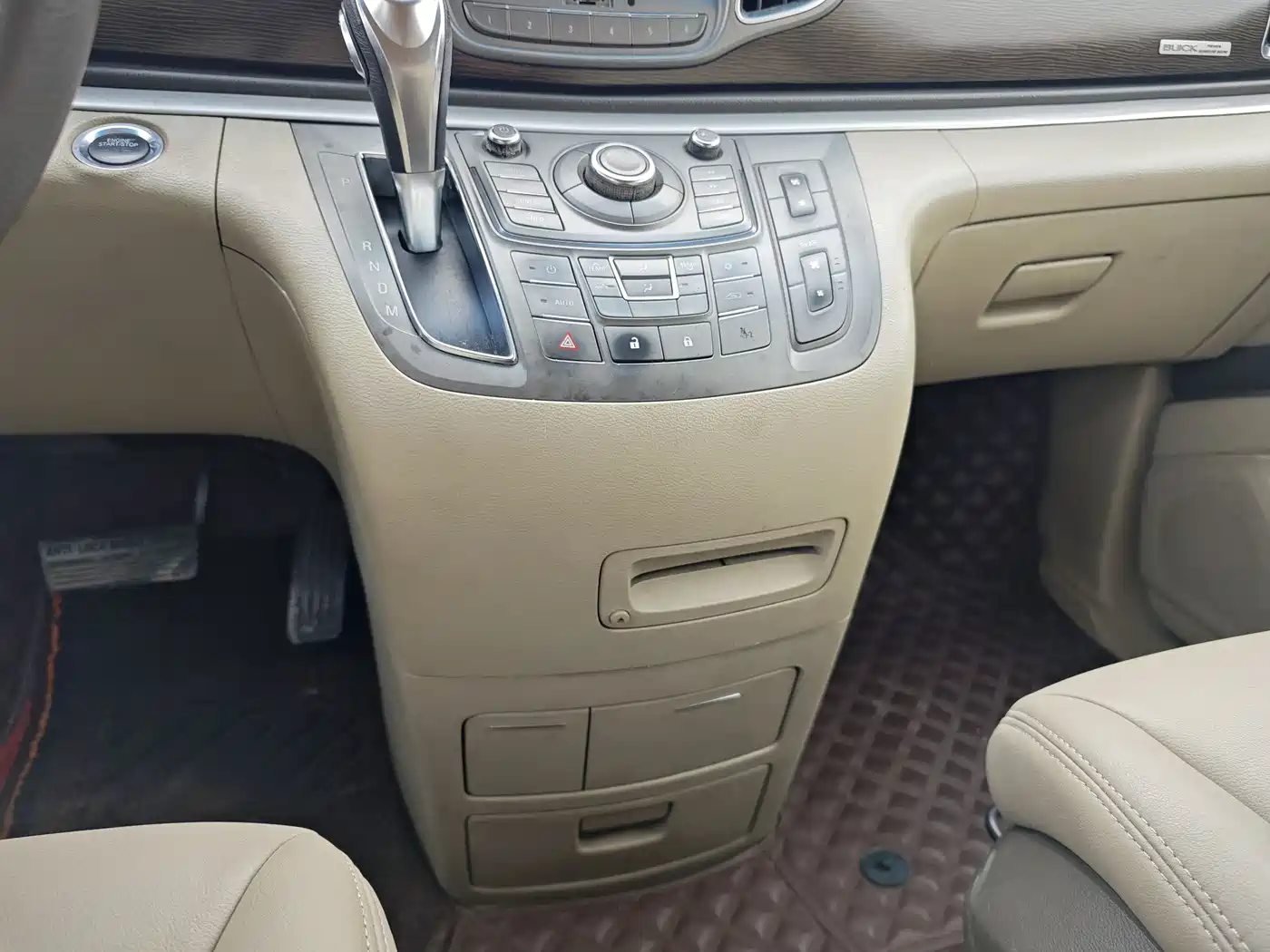 Buick GL8 2013 2.4L CT Luxury Business Comfort Edition фото 10