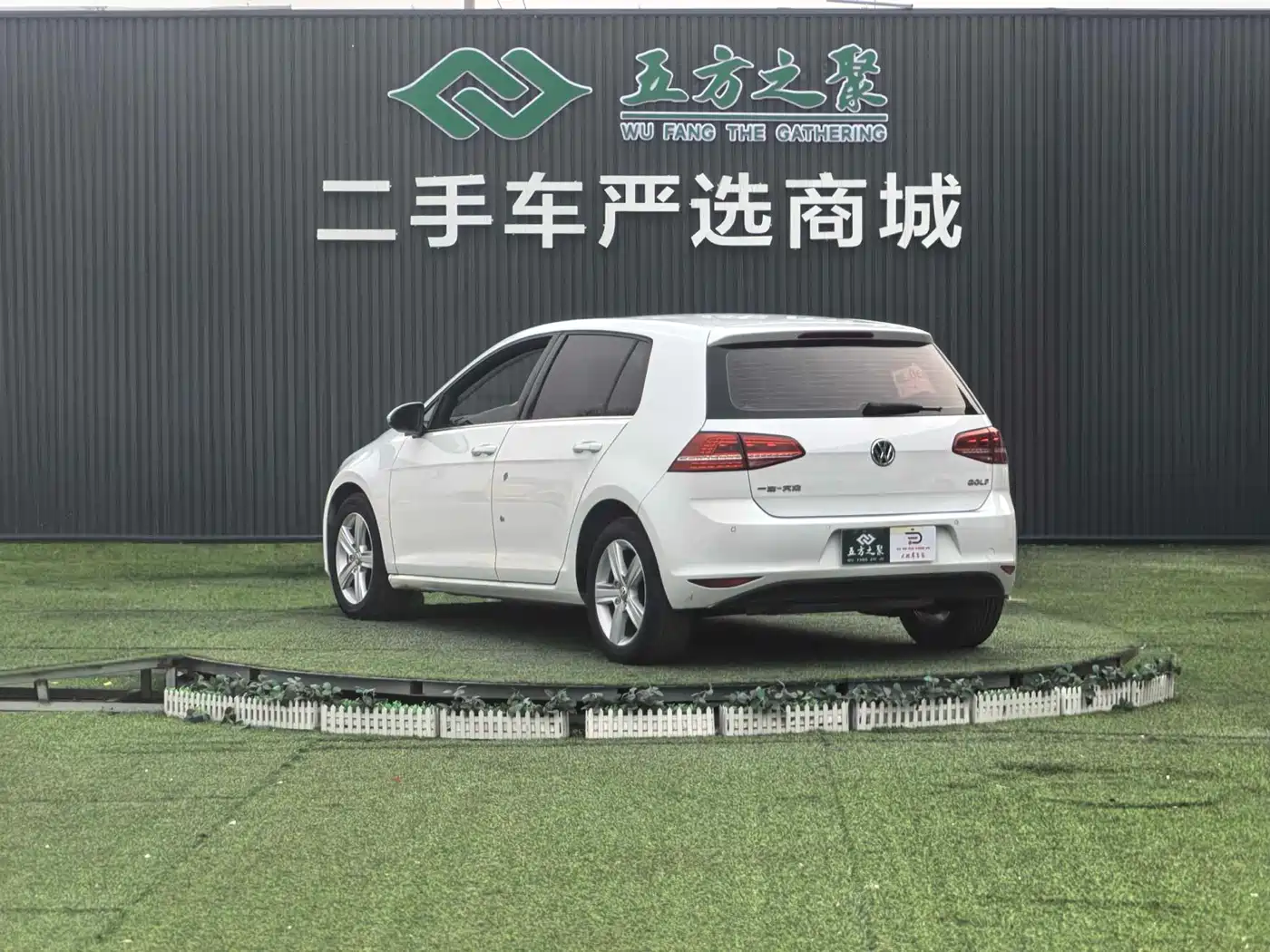 Volkswagen Golf 2014 1.6L Automatic Comfort фото 20