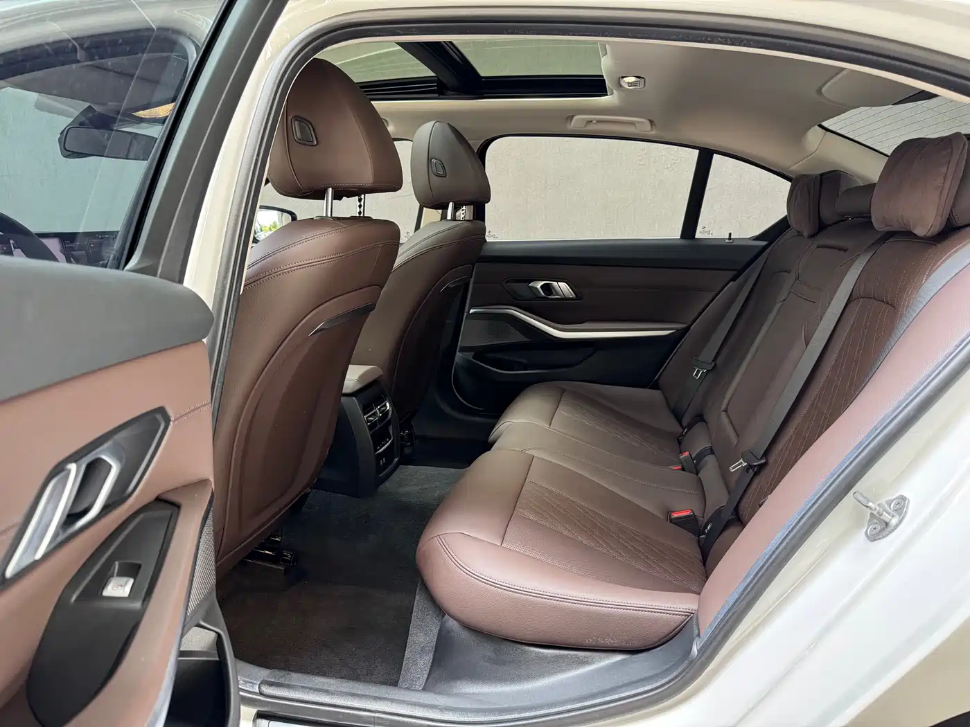 BMW 3 Series 2023 320Li M Sport Package фото 7
