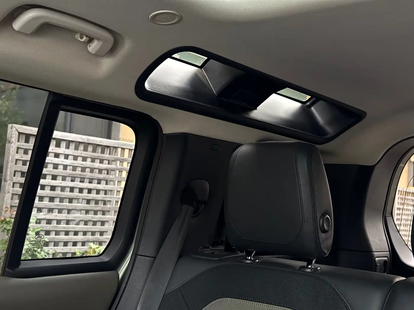 Land Rover Defender 2021 110 P400 X-DYNAMIC HSE фото 11