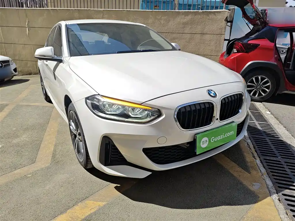 BMW 1-SERIES