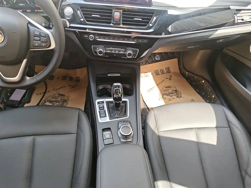 BMW 1-SERIES