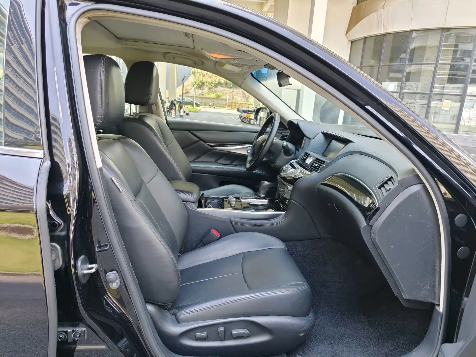 صورة 12 - Infiniti Q70