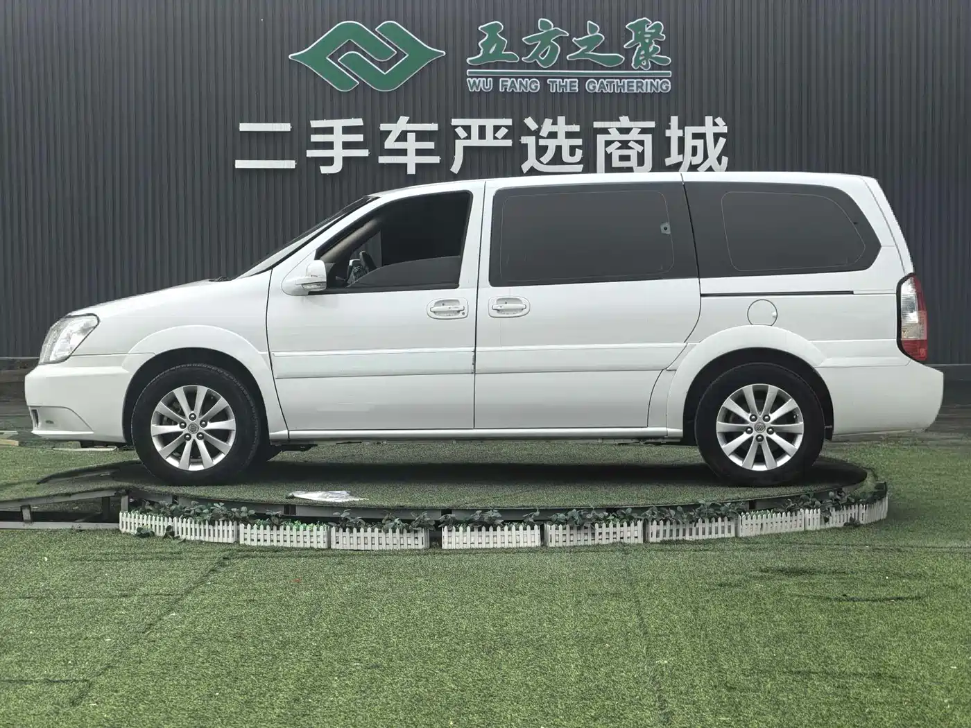Buick GL8 2014 2.4L Executive Edition фото 21