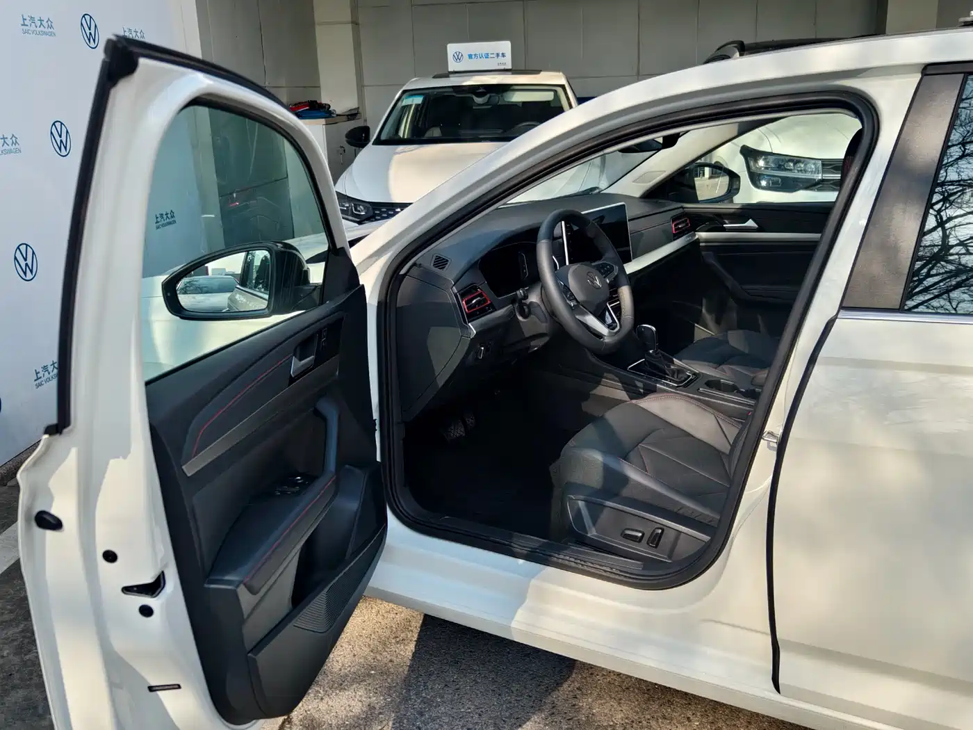 Volkswagen Lavida 2024 Model 300TSI DSG Starlight Leading Edition фото 5