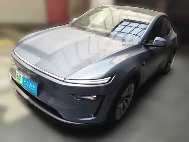 Tesla Model Y 2026 Rear-Wheel Drive — фото 1