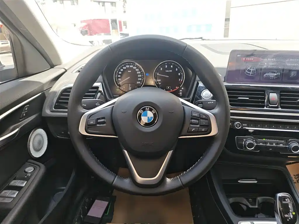 BMW 1-SERIES