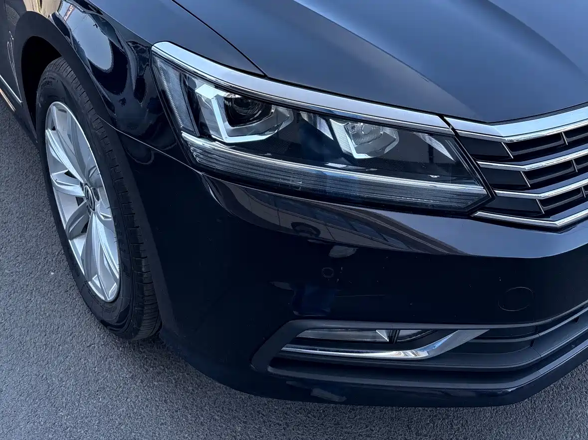 Volkswagen Passat 2017 330TSI DSG Prestige фото 6
