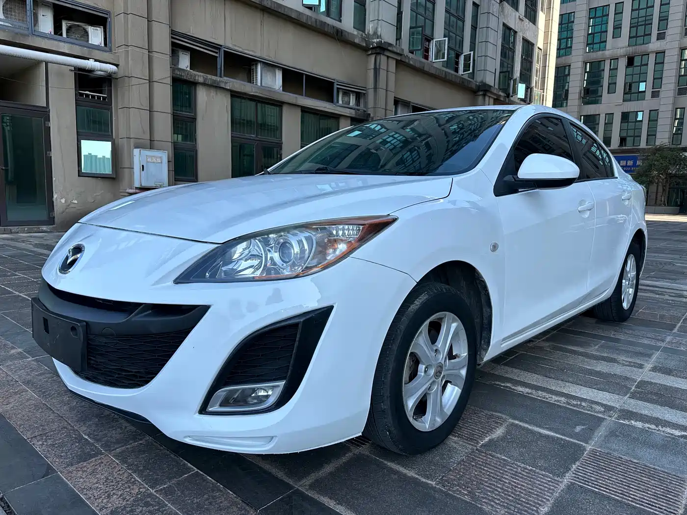 Mazda Mazda3 Axela 2013 2011 Sedan 1.6L Automatic Elite