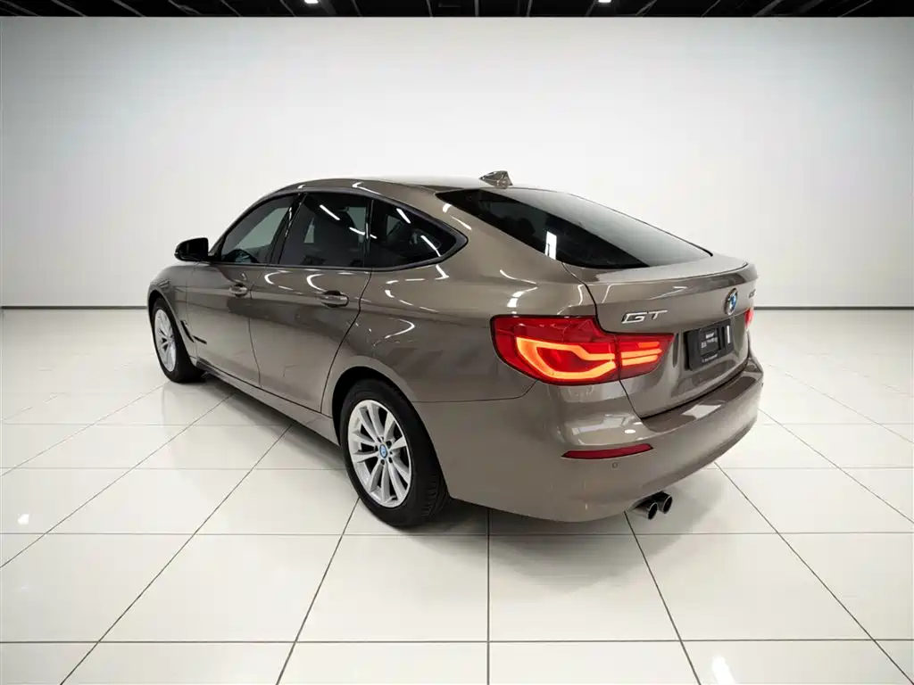 BMW 3 Series GT 2017 320i Fashion фото 5