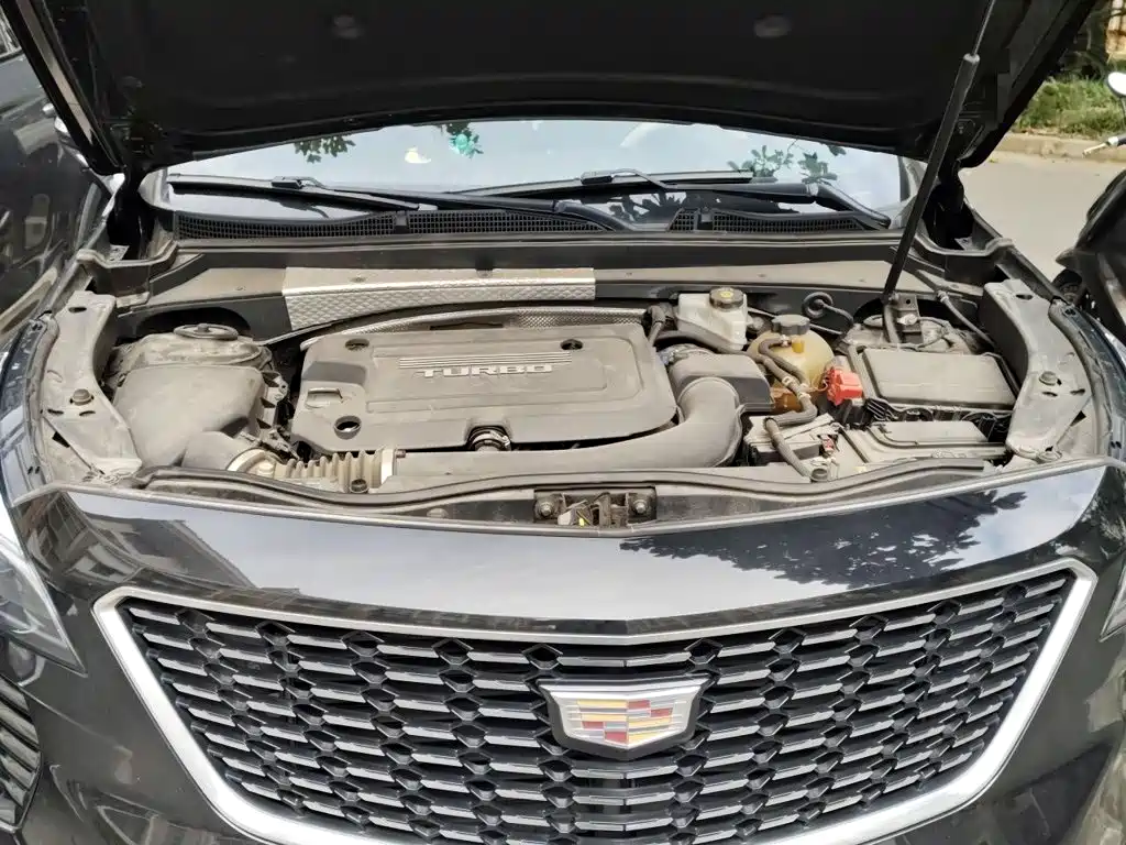 Cadillac XT4 2019 2018 28T FWD Leading Edition