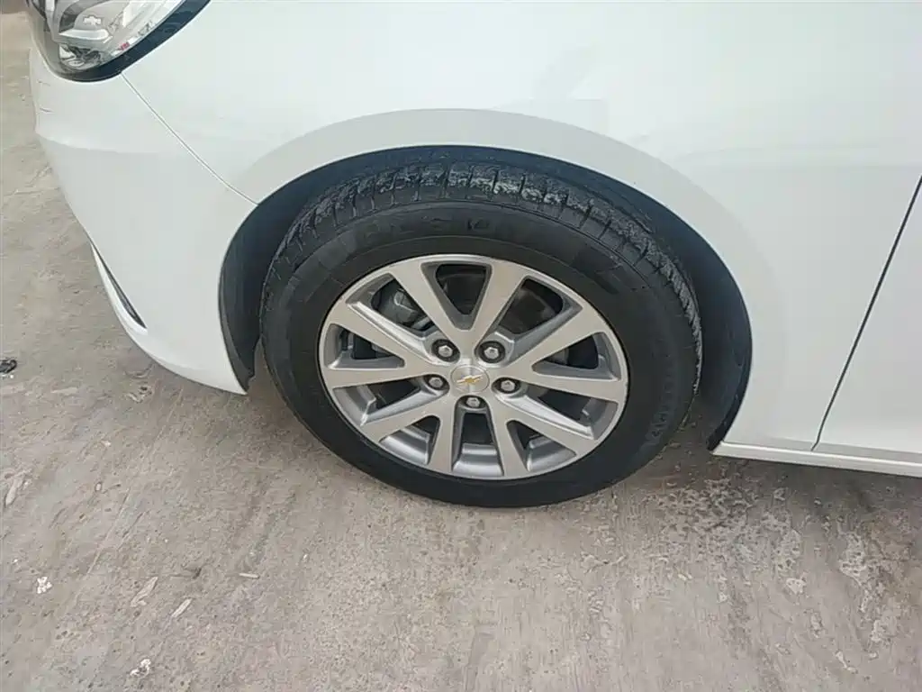 Chevrolet Malibu 2017 1.5T Automatic Luxury Edition фото 23