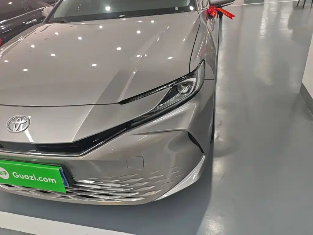 Фото 24 - Toyota Camry