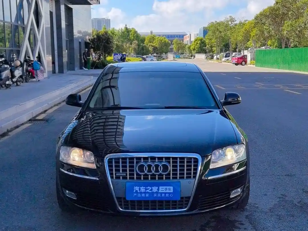 Audi A8 2009 Audi A8L 4.2 FSI quattro Premium фото 2