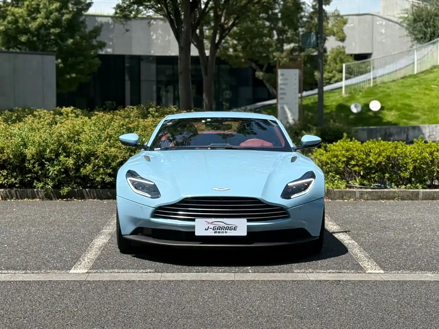 Aston Martin DB11 2020 4.0T V8 Coupe