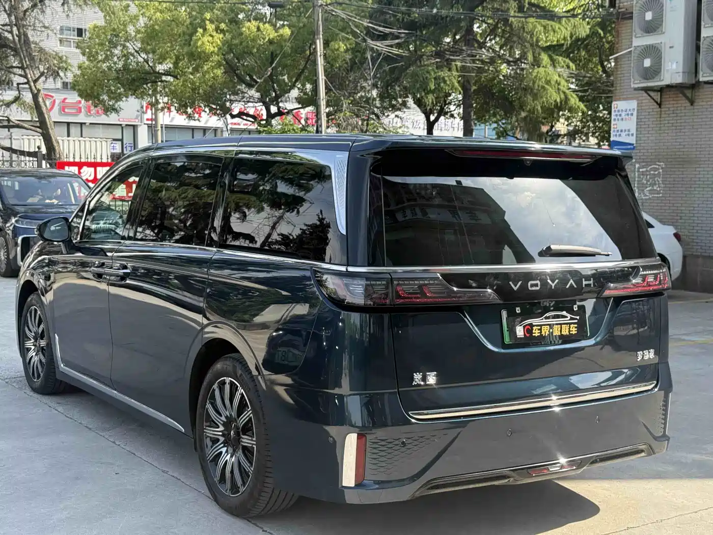 Voyah Auto Voyah Dreamer 2025 Model EV 4WD Premium QianKun Edition фото 12