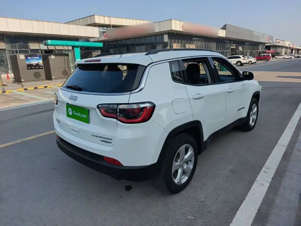 Фото 7 - Jeep Compass