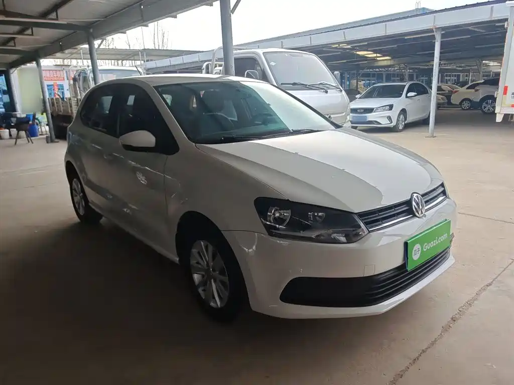 Volkswagen Polo 2016 1.4L Automatic Trend фото 4