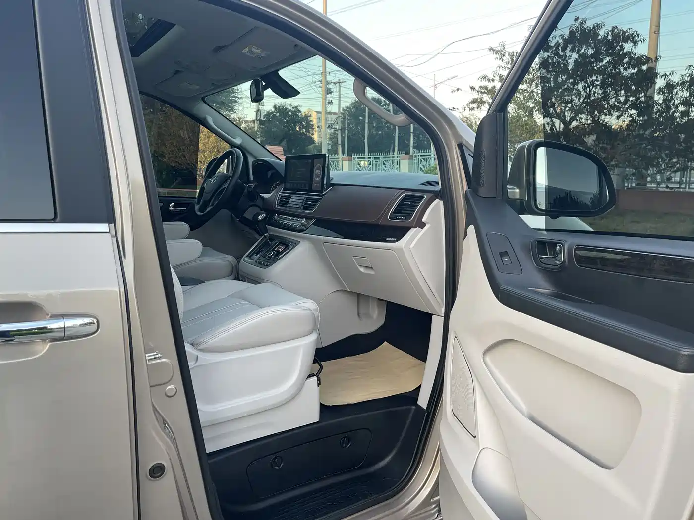SAIC Maxus Maxus G10 2016 2.0T Automatic Flagship фото 16