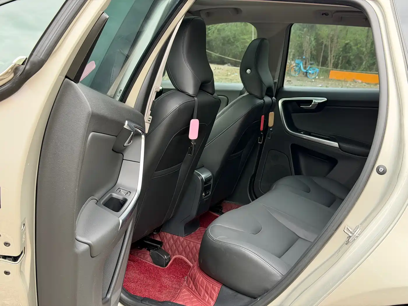 Фото 8 - Volvo XC60
