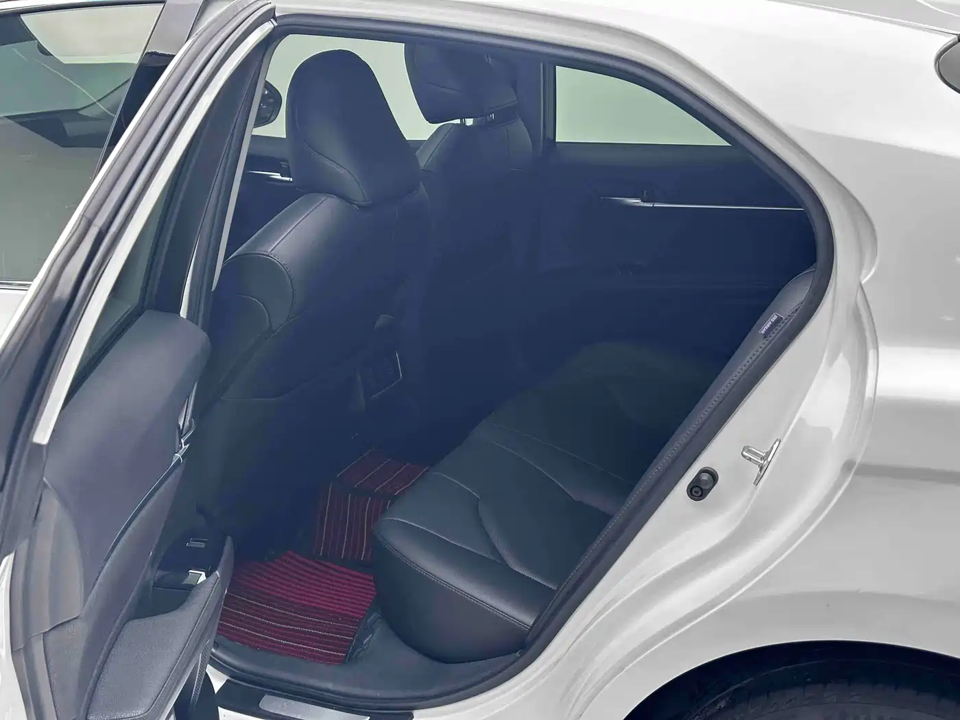 Toyota Camry 2023 2.0G Luxury Edition фото 11