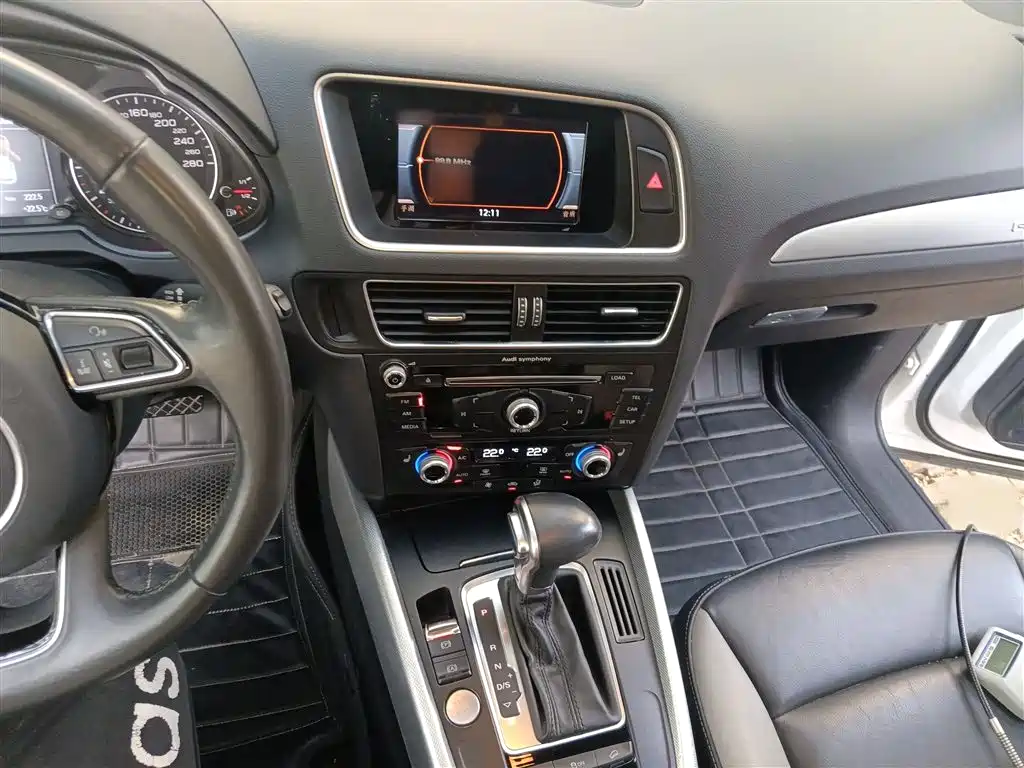 Audi Q5 2017 Plus 40 TFSI Technology фото 6