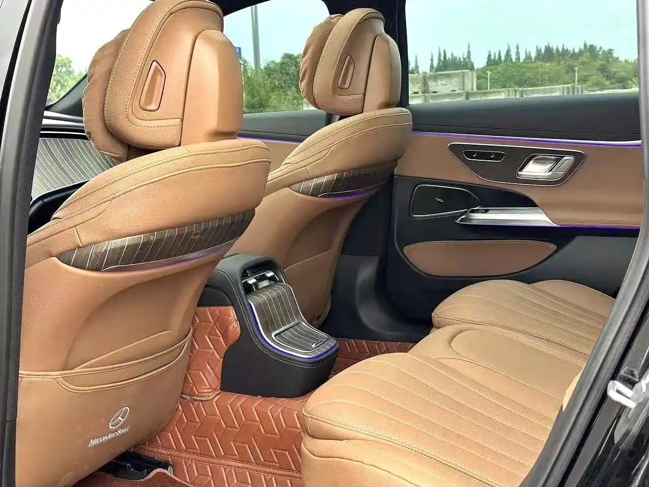 Mercedes-Benz E-Class 2024 E 300 L Fashion фото 6