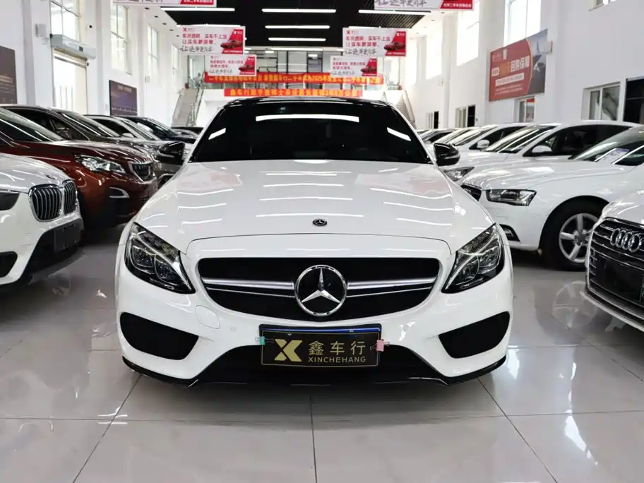 صورة 2 - Mercedes-Benz C-Class