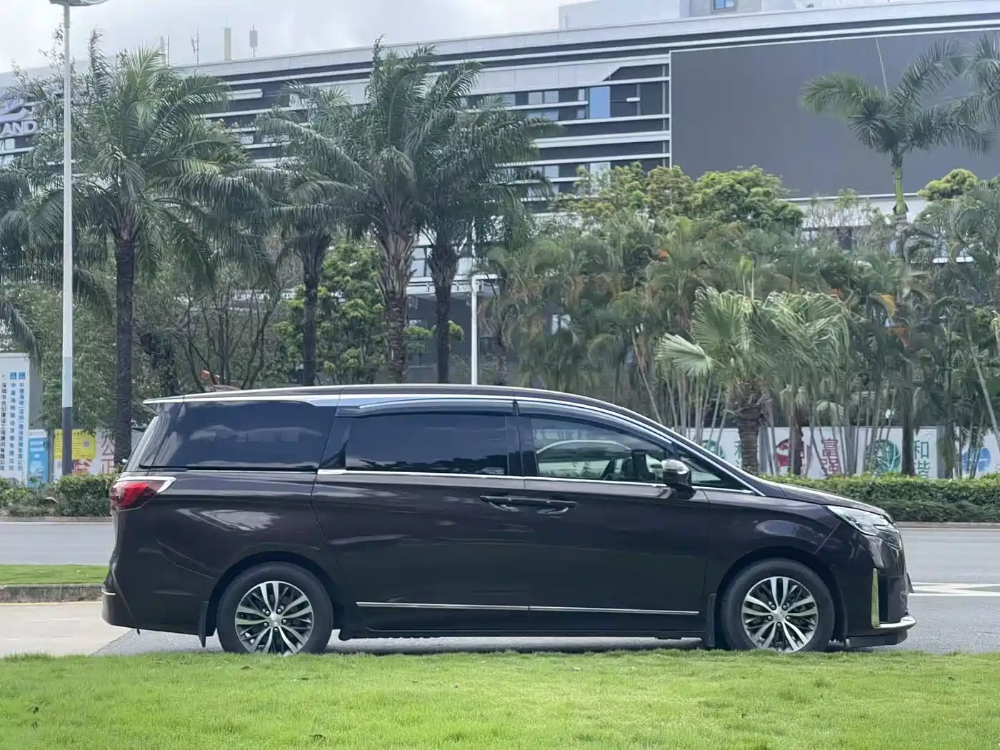 Buick GL8 2020 Model ES Landglory 653T Premium фото 7