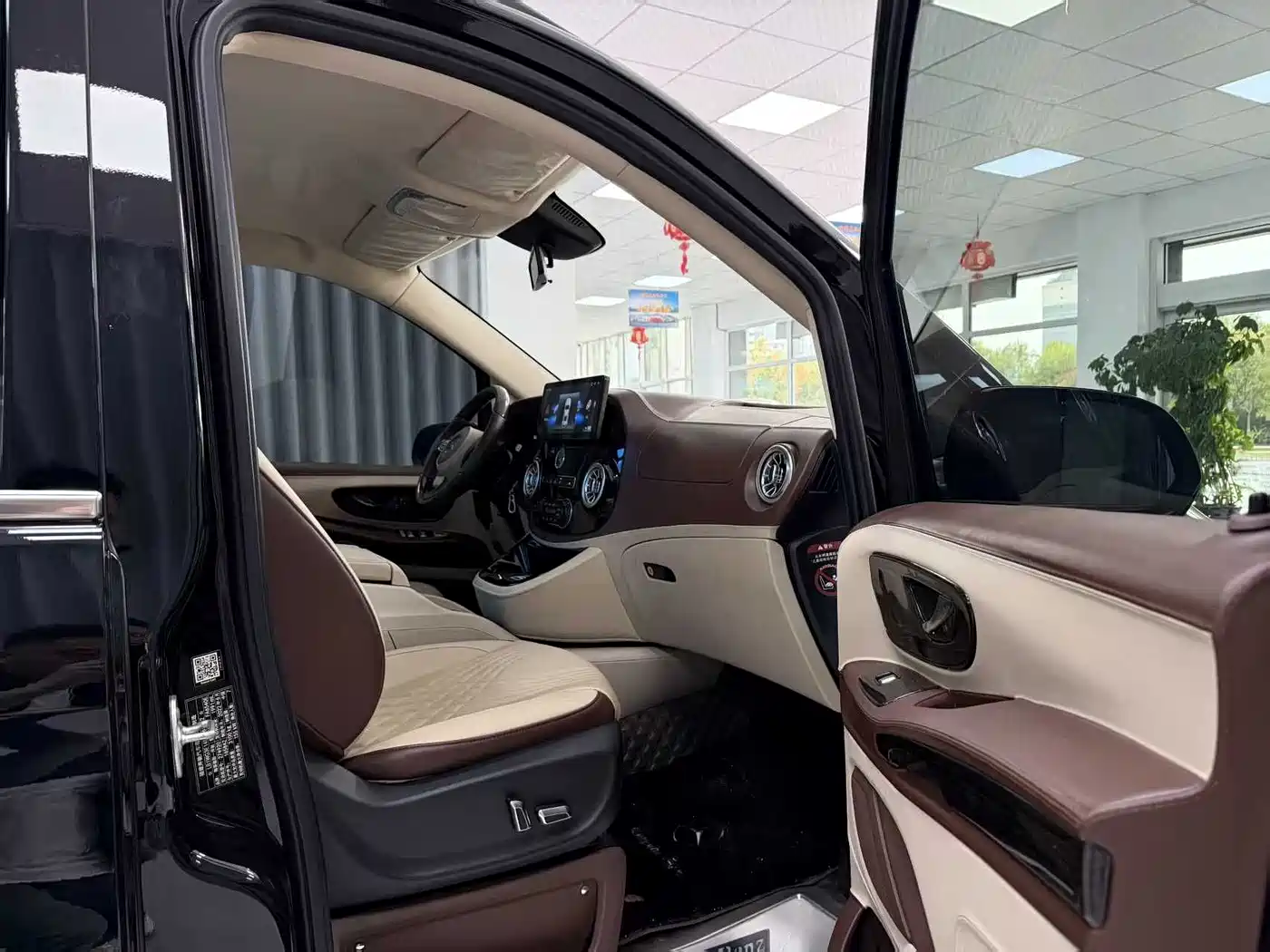 Mercedes-Benz Vito 2021 2.0T Elite 7-Seater фото 8
