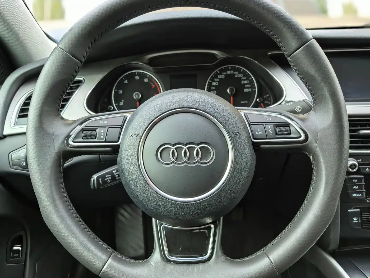 Audi A4L 2015 35 TFSI Auto Standard фото 12