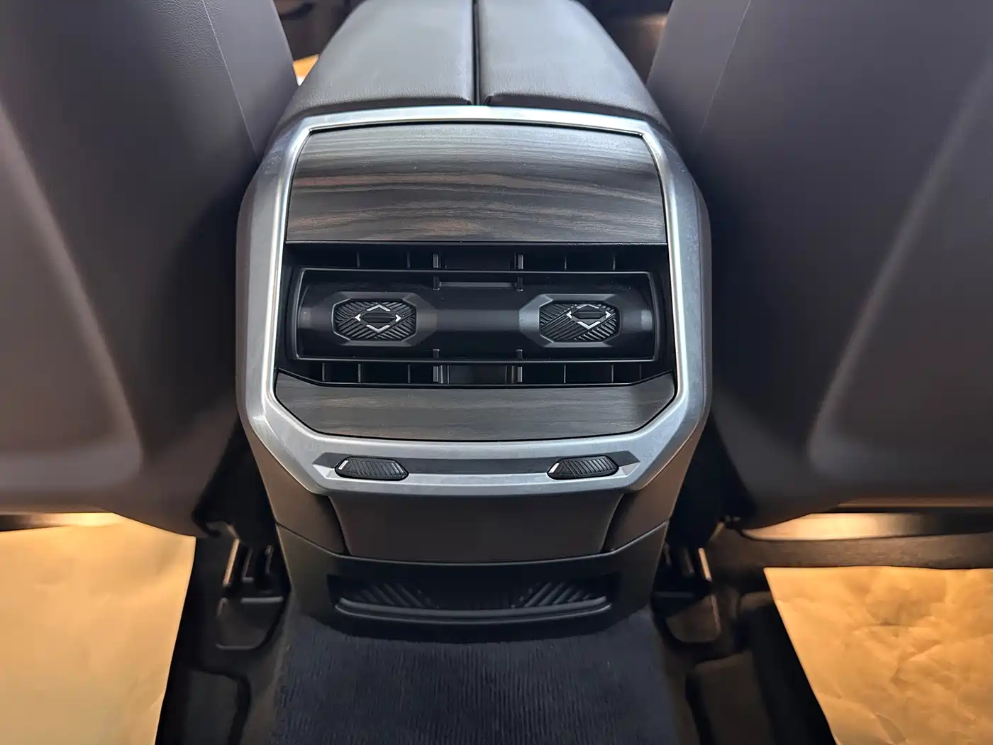 BMW 7 Series 2023 Model 735Li M Sport Package фото 31