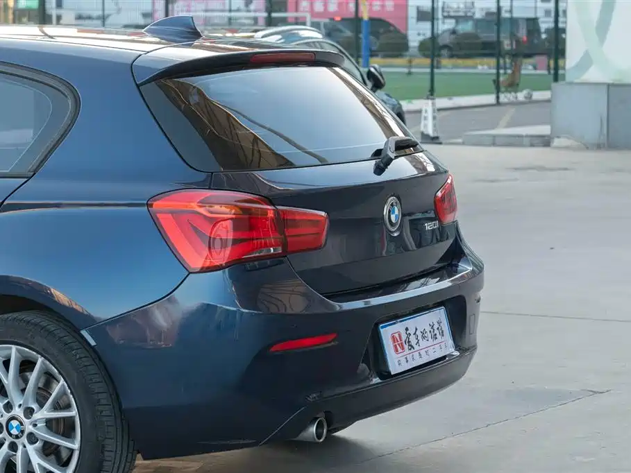 BMW 1 Series (Import) 2015 120i Leading фото 14