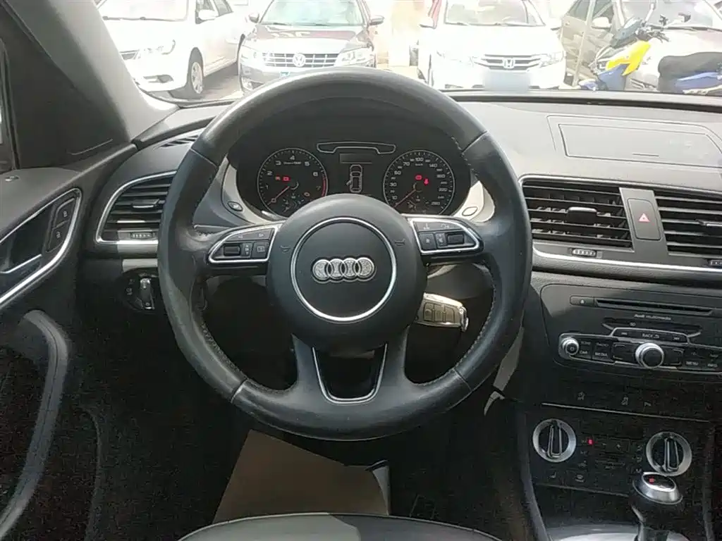 Audi Q3 2015 35 TFSI Comfort фото 11