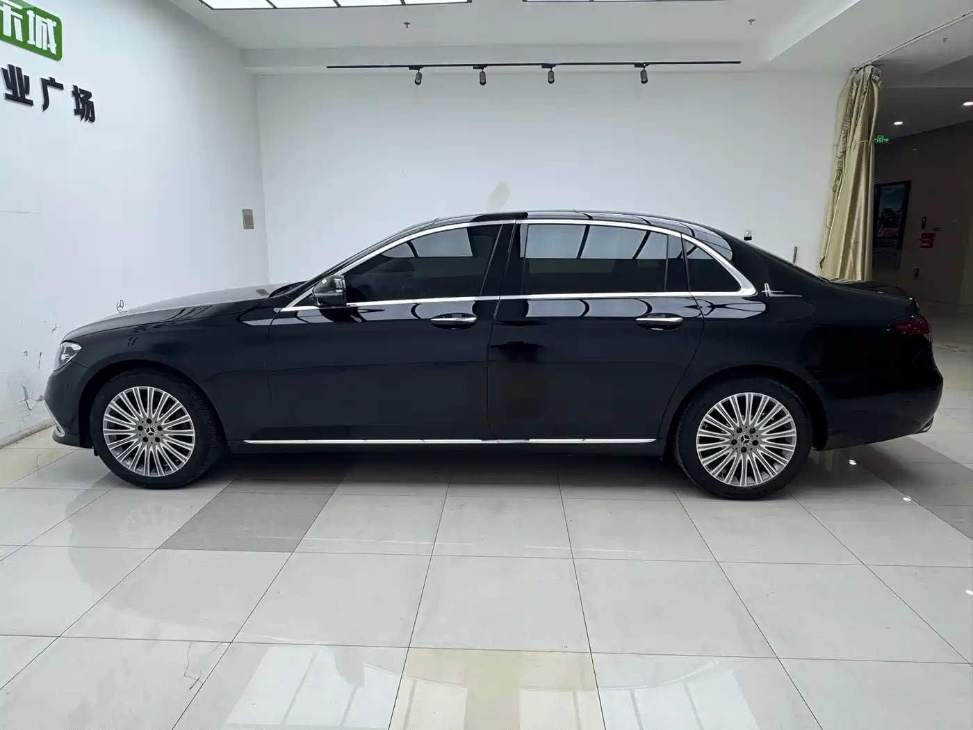 Mercedes-Benz E-Class 2021 E 300 L Luxury фото 4