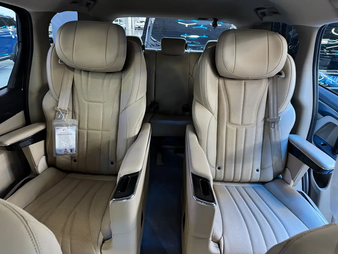 Buick GL8 2025 Land Business Class Comfort DG Edition фото 9