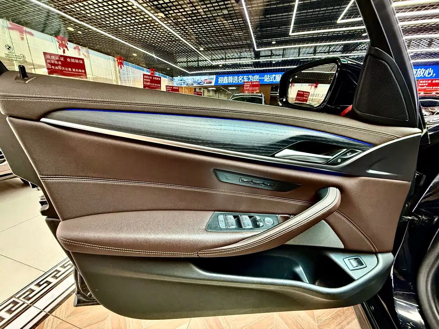 BMW 5 Series 2021 530Li Leading M Sport Package фото 10