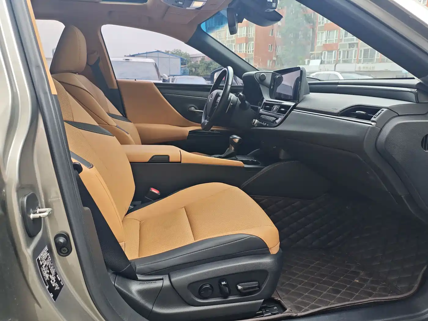 Lexus ES 2022 300h Excellence Edition фото 15