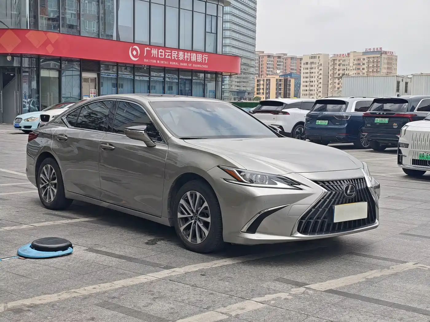 Lexus ES 2022 300h Excellence Edition фото 3