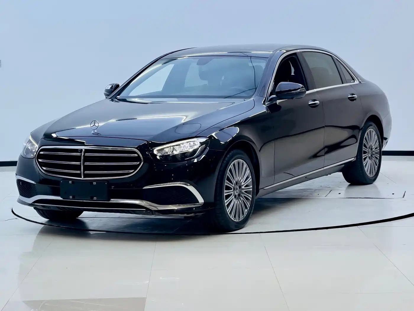 Mercedes-Benz E-Class 2023 E 300 L Fashion