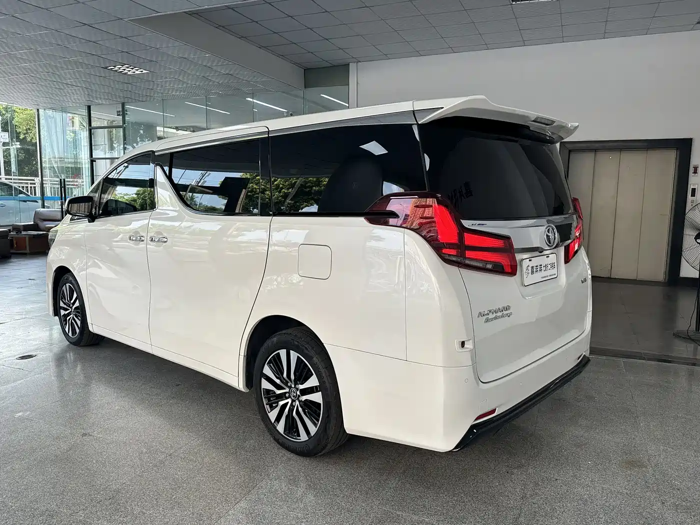 Toyota Alphard 2018 Facelift 3.5L Premium Edition фото 7