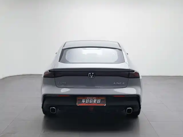 Changan UNI-V 2022 1.5T Premium Model — фото 4