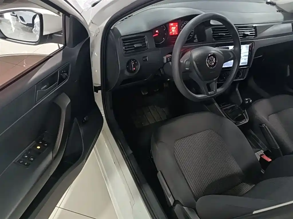 Volkswagen Santana 2018 1.5L Manual Trend Edition фото 16