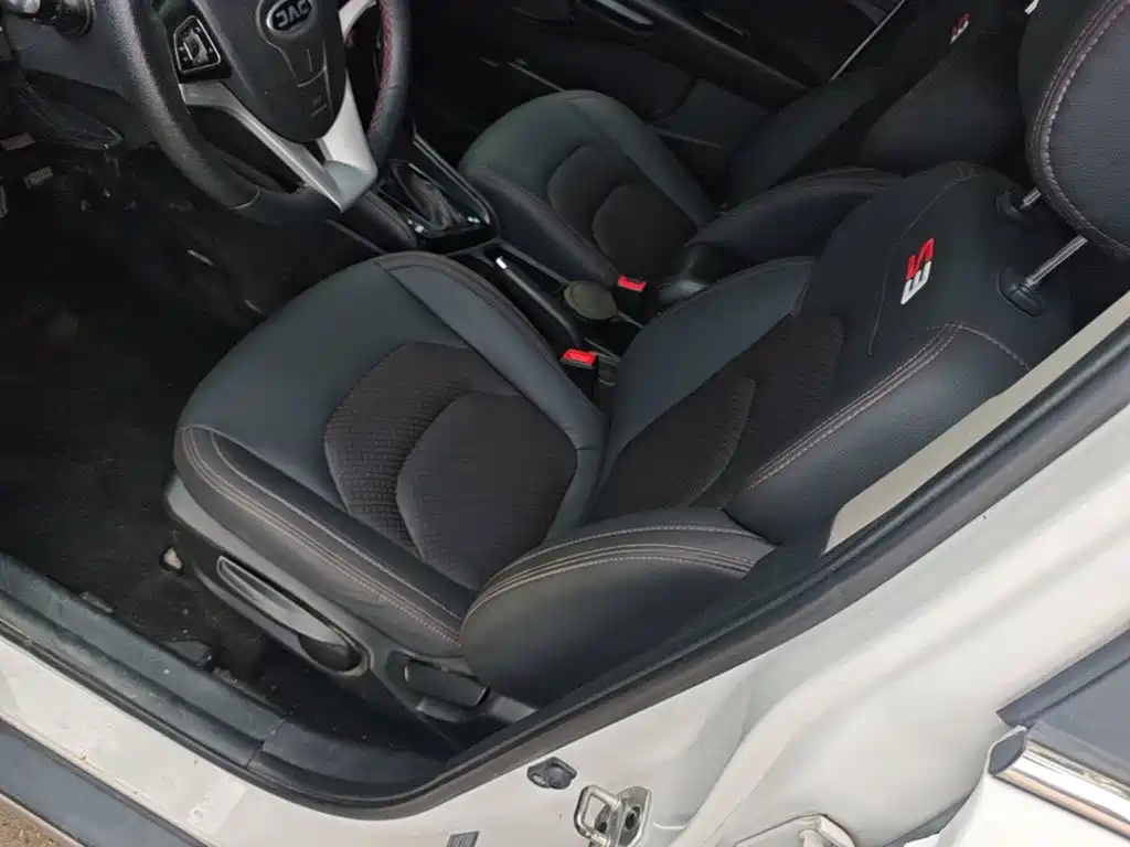 JAC Motors Refine S3 2017 2017 1.6L CVT Luxury Smart