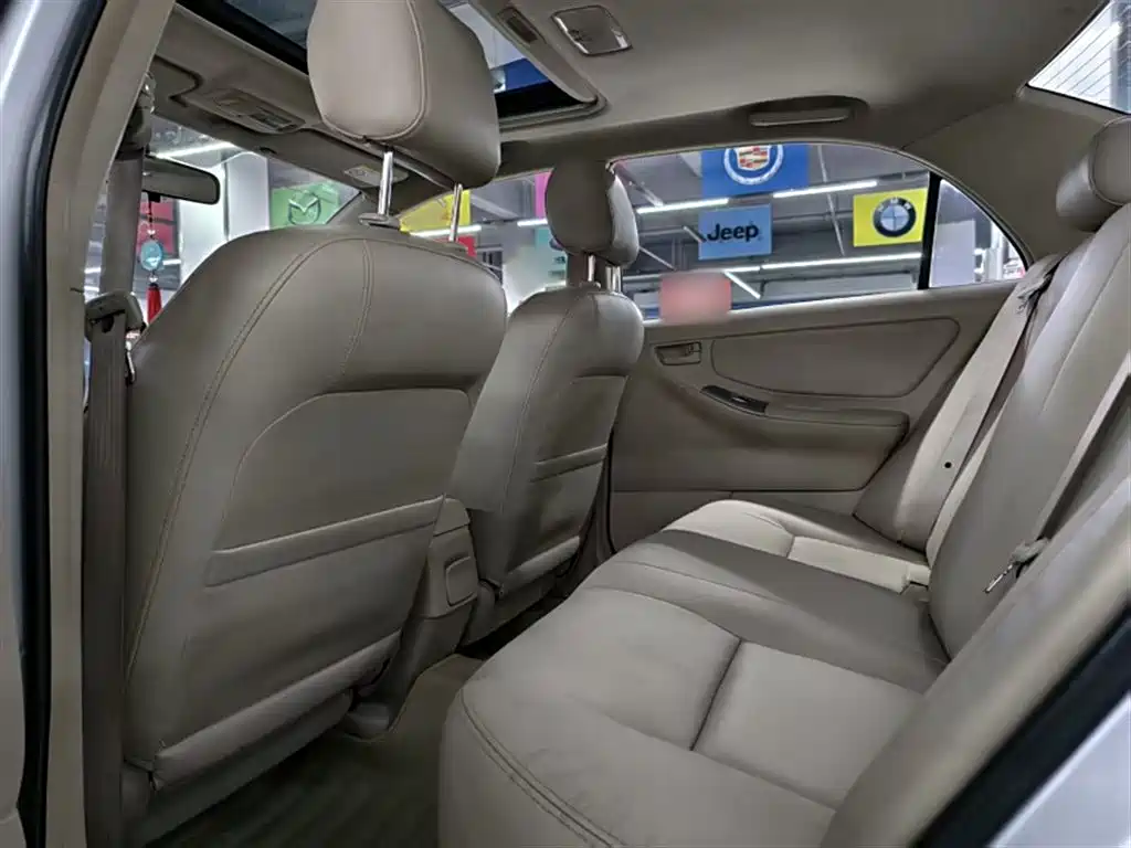 Toyota Corolla 2013 1.6L Manual Luxury Edition фото 11