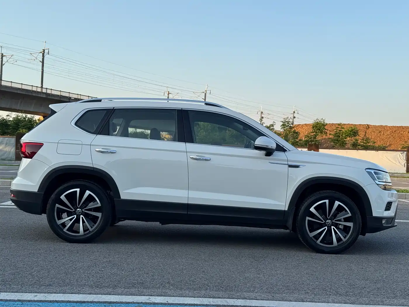 Volkswagen Tharu 2021 Model 280TSI 2WD Luxury Edition фото 4