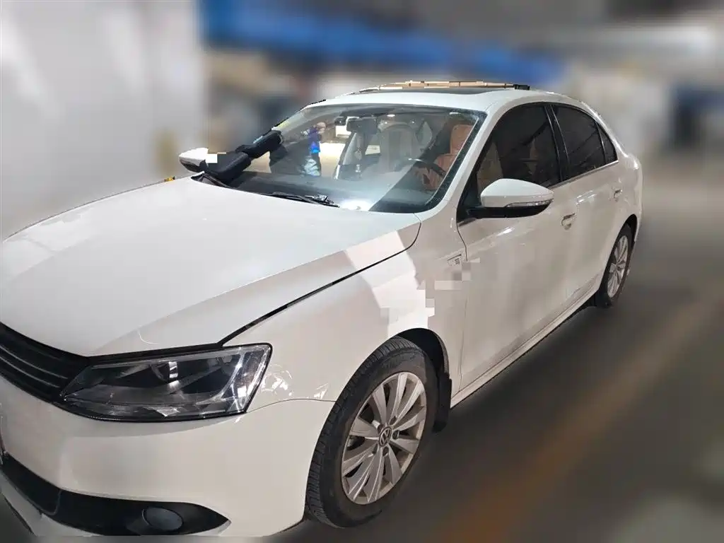 Volkswagen Sagitar 2014 Facelift 1.6L Automatic Leading Version фото 2